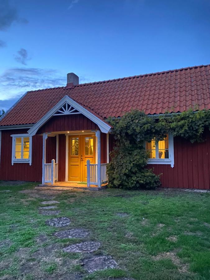 Bo I Egen Stuga Pa Haerlig Oelandsgard Köpingsvik Buitenkant foto