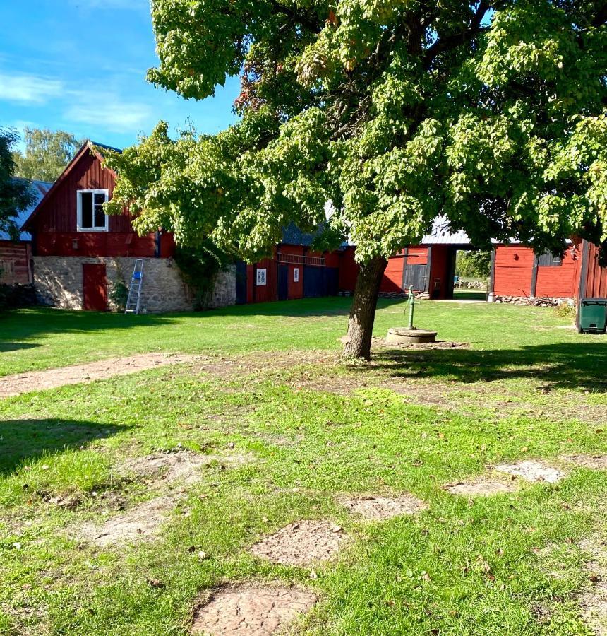 Bo I Egen Stuga Pa Haerlig Oelandsgard Köpingsvik Buitenkant foto