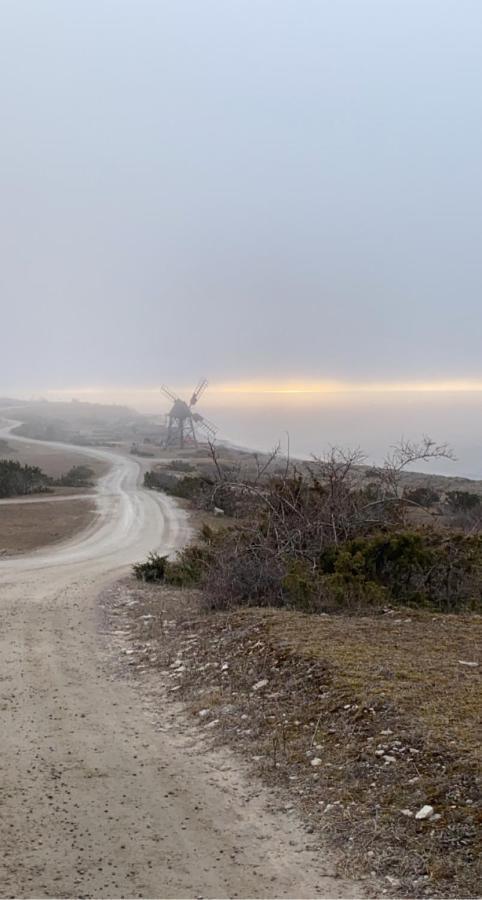 Bo I Egen Stuga Pa Haerlig Oelandsgard Köpingsvik Buitenkant foto