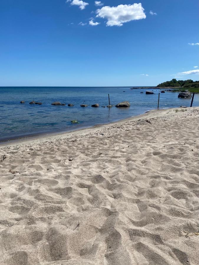 Bo I Egen Stuga Pa Haerlig Oelandsgard Köpingsvik Buitenkant foto