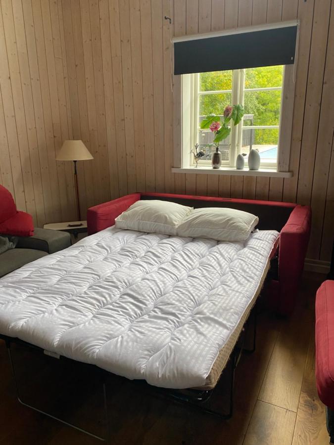 Bo I Egen Stuga Pa Haerlig Oelandsgard Köpingsvik Buitenkant foto