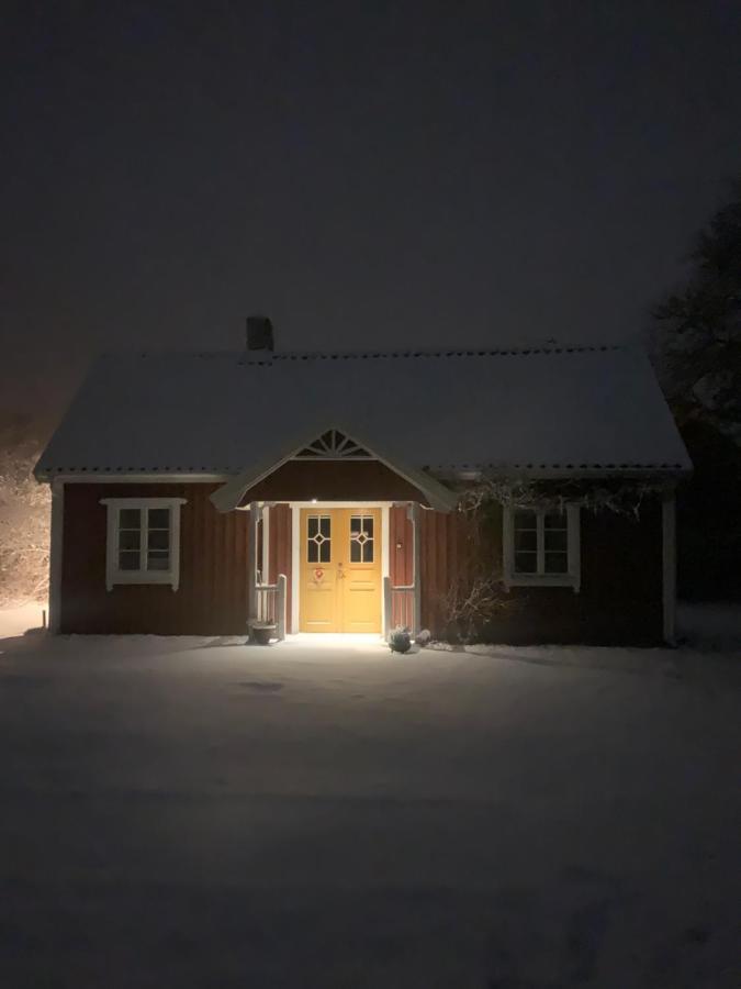 Bo I Egen Stuga Pa Haerlig Oelandsgard Köpingsvik Buitenkant foto